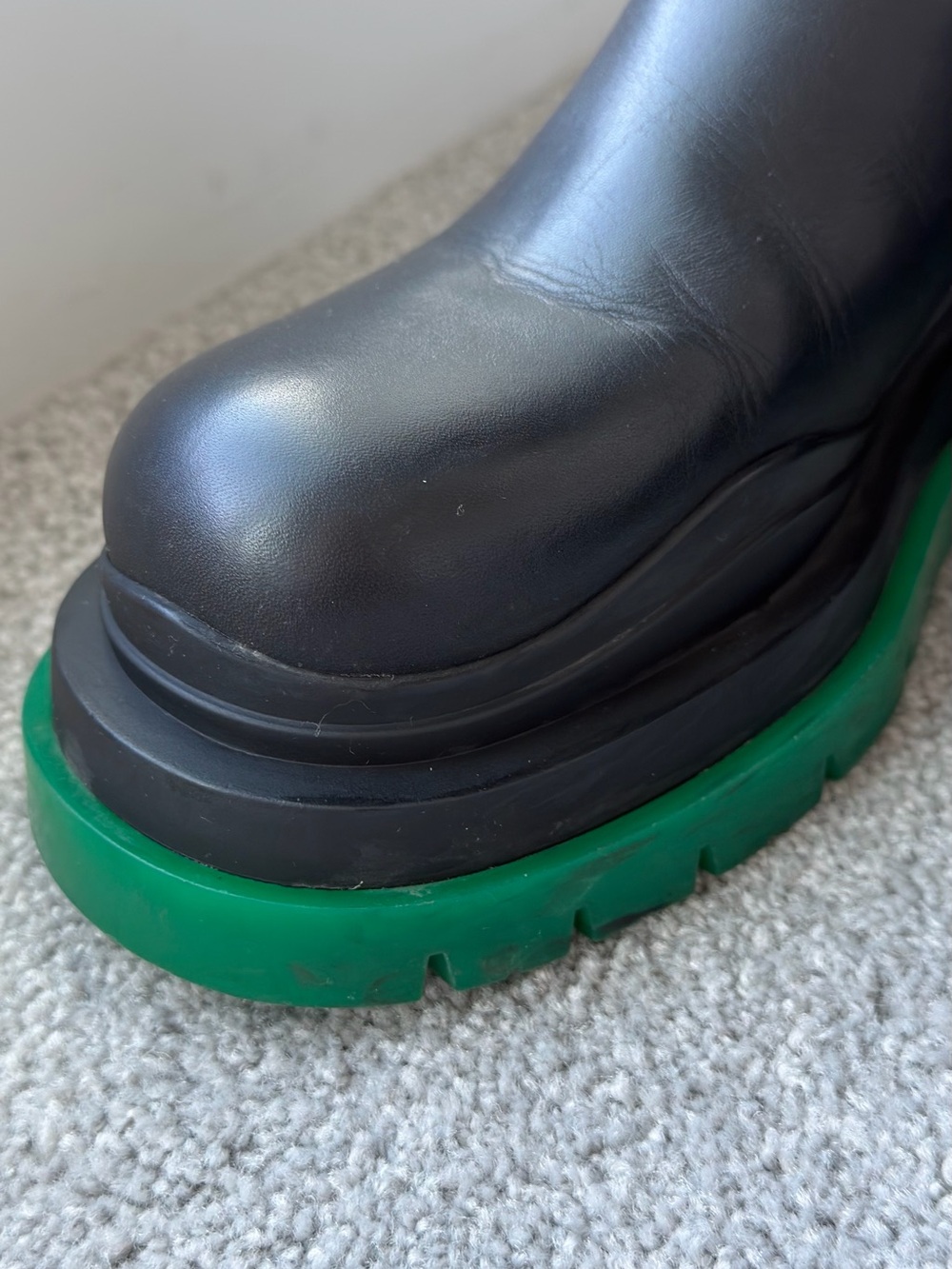 Bottega Veneta Black Leather Chelsea Boots with Green Lug Sole - Picture 5 of 11